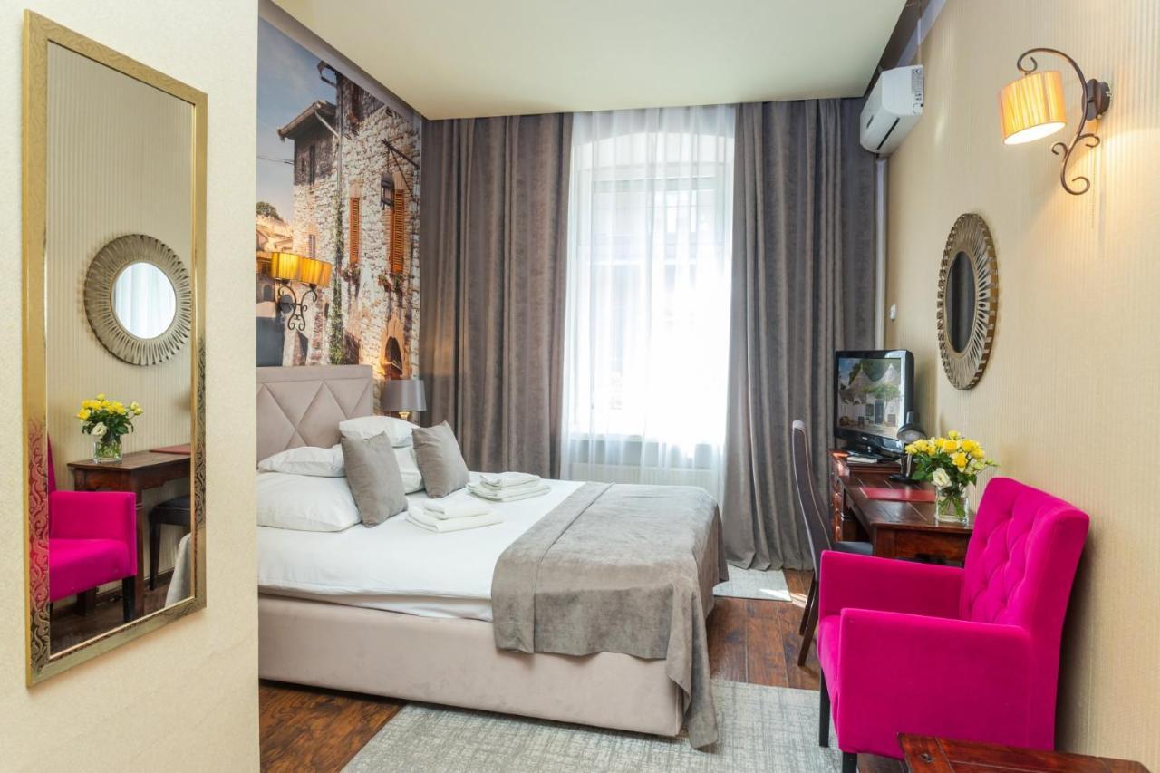 Hotel Wenecki Czestochowa Bagian luar foto