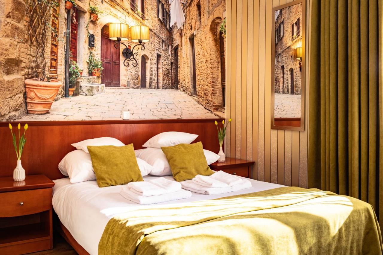 Hotel Wenecki Czestochowa Bagian luar foto