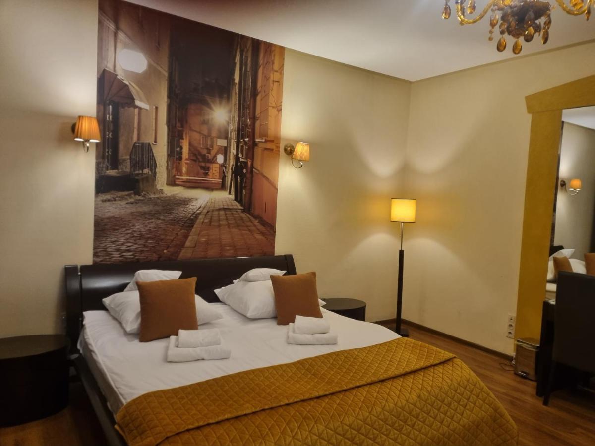 Hotel Wenecki Czestochowa Bagian luar foto