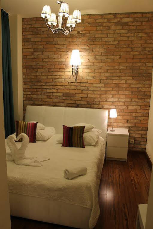 Hotel Wenecki Czestochowa Bagian luar foto